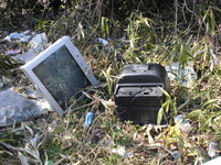 不法投棄家電