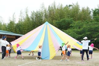 ひまわり・こすもす・さくら組による「アドベンチャー」 ひまわり・こすもす・さくら組による「アドベンチャー」