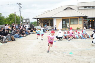 4・5歳児によるリレー 4・5歳児によるリレー