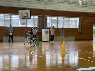 地域の方々等が見守る中での練習 地域の方々等が見守る中での練習