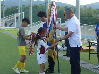 優勝旗返還 優勝旗返還