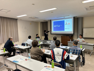 武内代表取締役による講和の様子 武内代表取締役による講和の様子