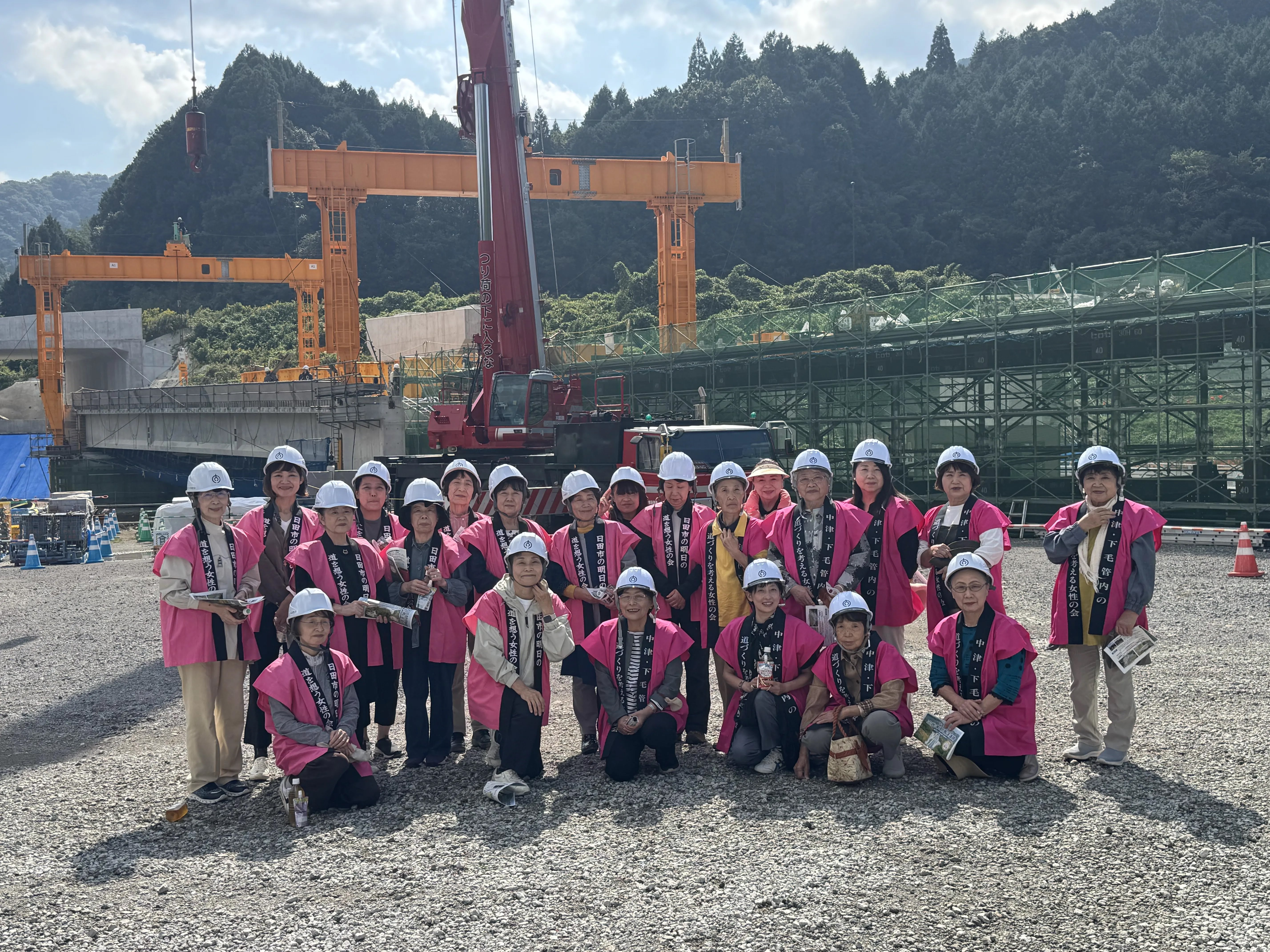 集合写真(三光本耶馬渓道路橋梁前) 集合写真(三光本耶馬渓道路橋梁前)