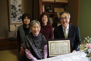 ご家族のみなさんと記念撮影