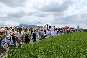 巡行の様子