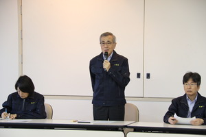 対応を指示する奥塚市長