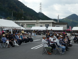 祭り会場の様子