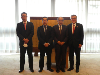大分県知事らと奥塚市長