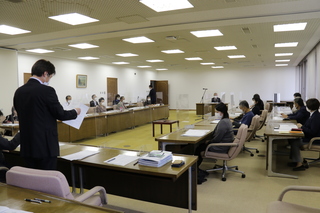 環境審議会の会場の様子