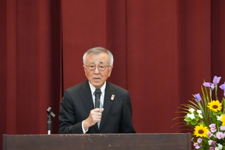 奥塚市長あいさつ 奥塚市長あいさつ