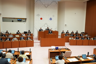 議場のようす 議場のようす